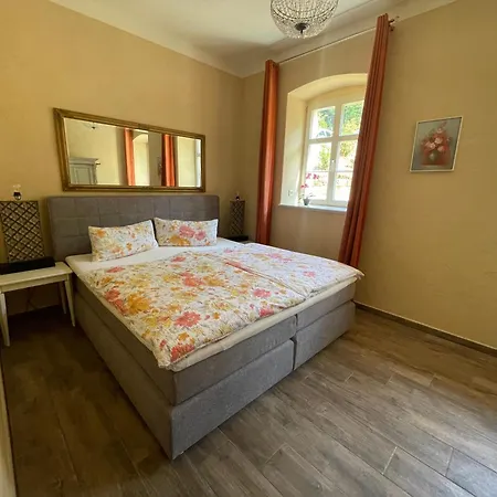 Parkblick Im Badehaus *